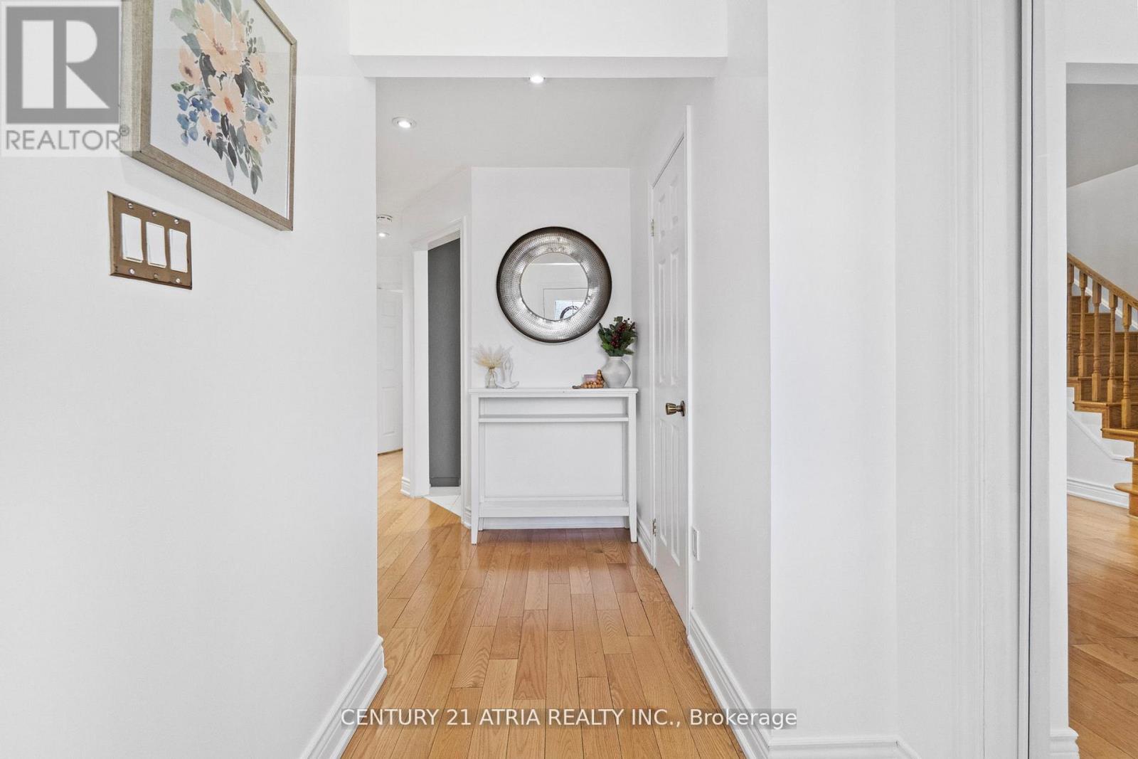 3837 Densbury Drive, Mississauga, Ontario L5N 6Z3 - Photo 19 - W12559642