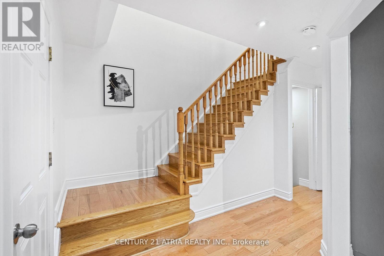 3837 Densbury Drive, Mississauga, Ontario L5N 6Z3 - Photo 20 - W12559642