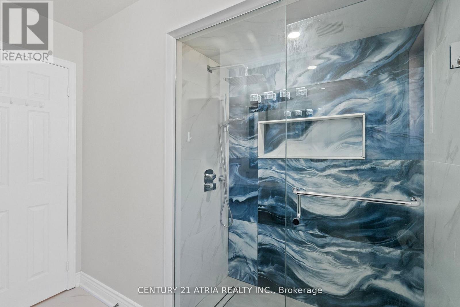 3837 Densbury Drive, Mississauga, Ontario L5N 6Z3 - Photo 38 - W12559642