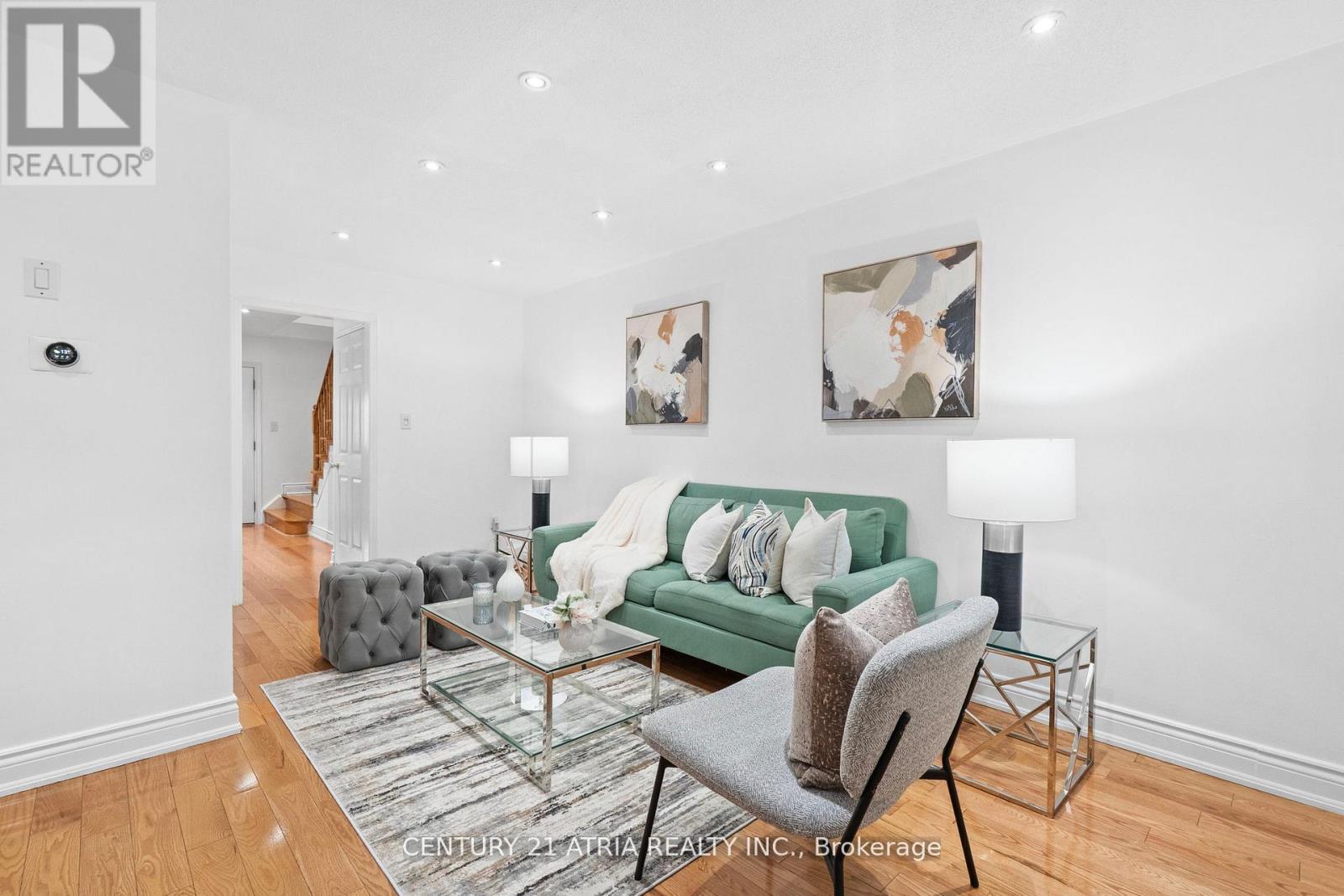 3837 Densbury Drive, Mississauga, Ontario L5N 6Z3 - Photo 6 - W12559642