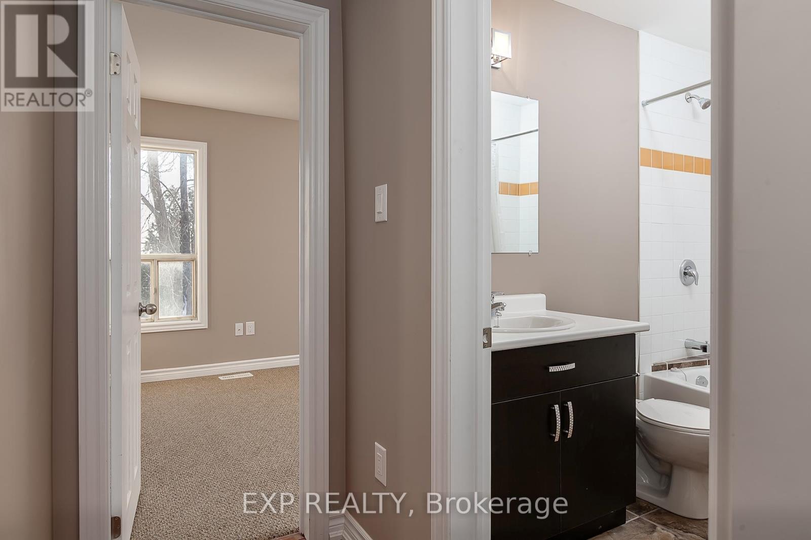 43 Springhurst Avenue, Toronto, Ontario  M6K 1B4 - Photo 9 - W12559696