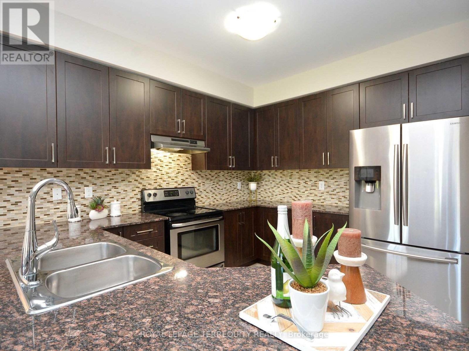 18 - 745 Farmstead Drive, Milton, Ontario  L9T 8B1 - Photo 11 - W12559746