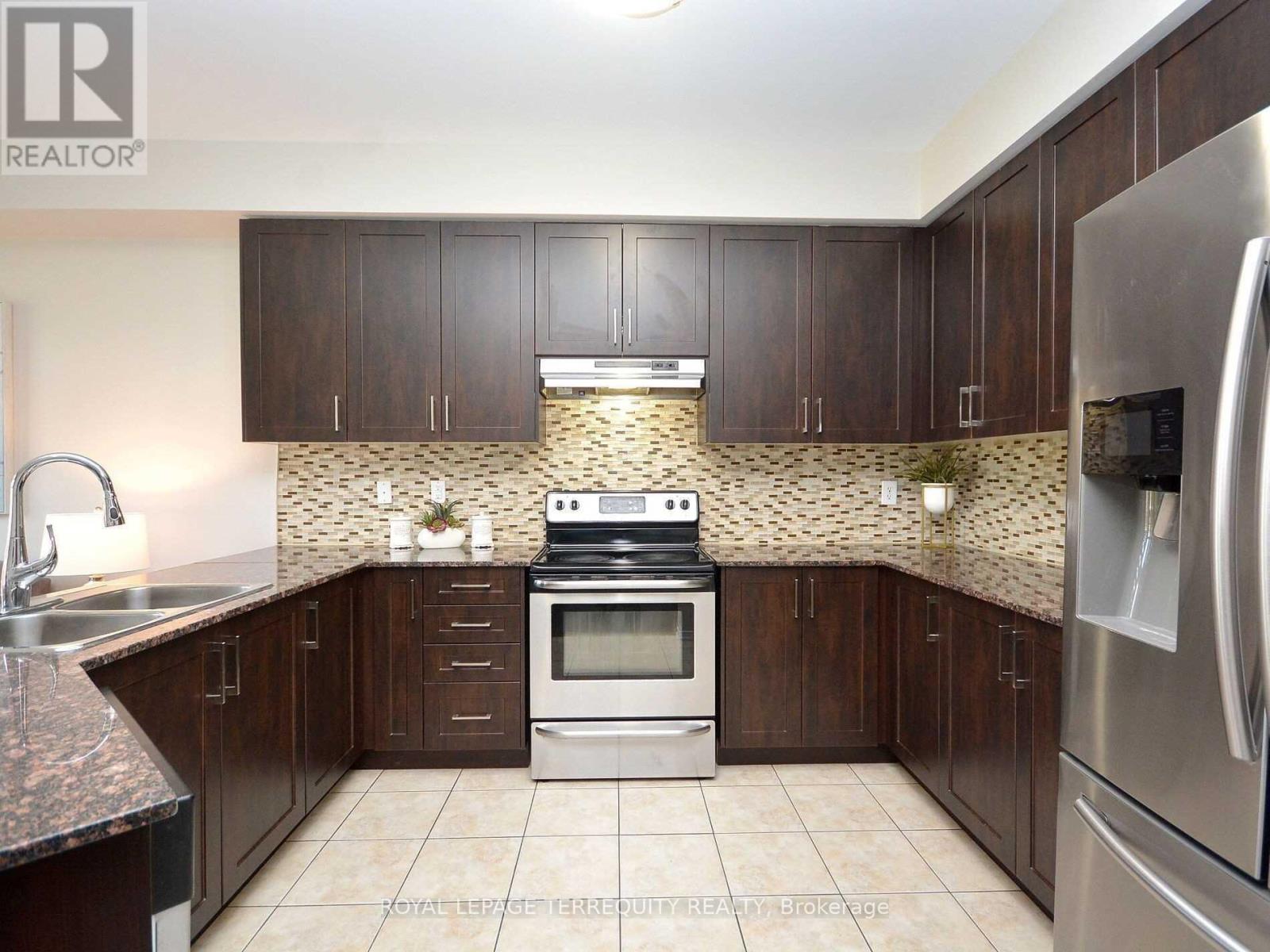 18 - 745 Farmstead Drive, Milton, Ontario  L9T 8B1 - Photo 12 - W12559746