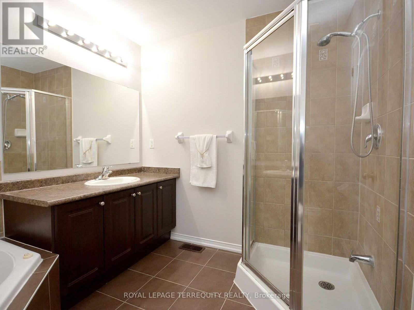 18 - 745 Farmstead Drive, Milton, Ontario  L9T 8B1 - Photo 18 - W12559746