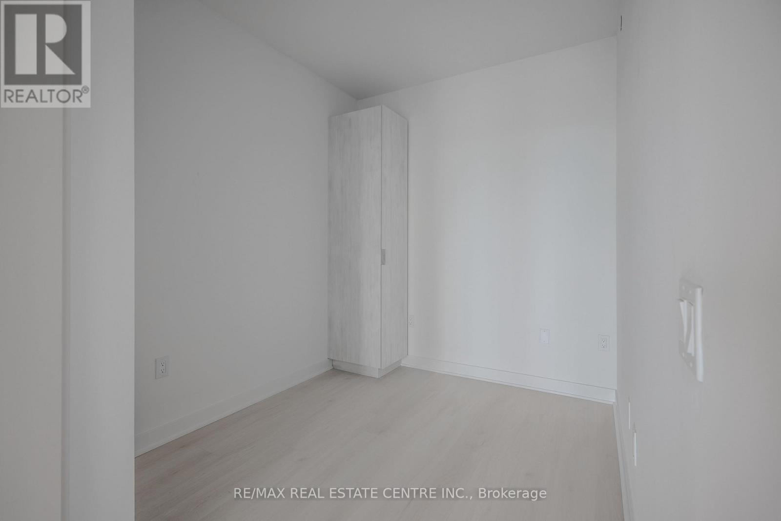 5306 - 3900 Confederation Pkwy Parkway, Mississauga, Ontario  L5B 0M3 - Photo 12 - W12559766