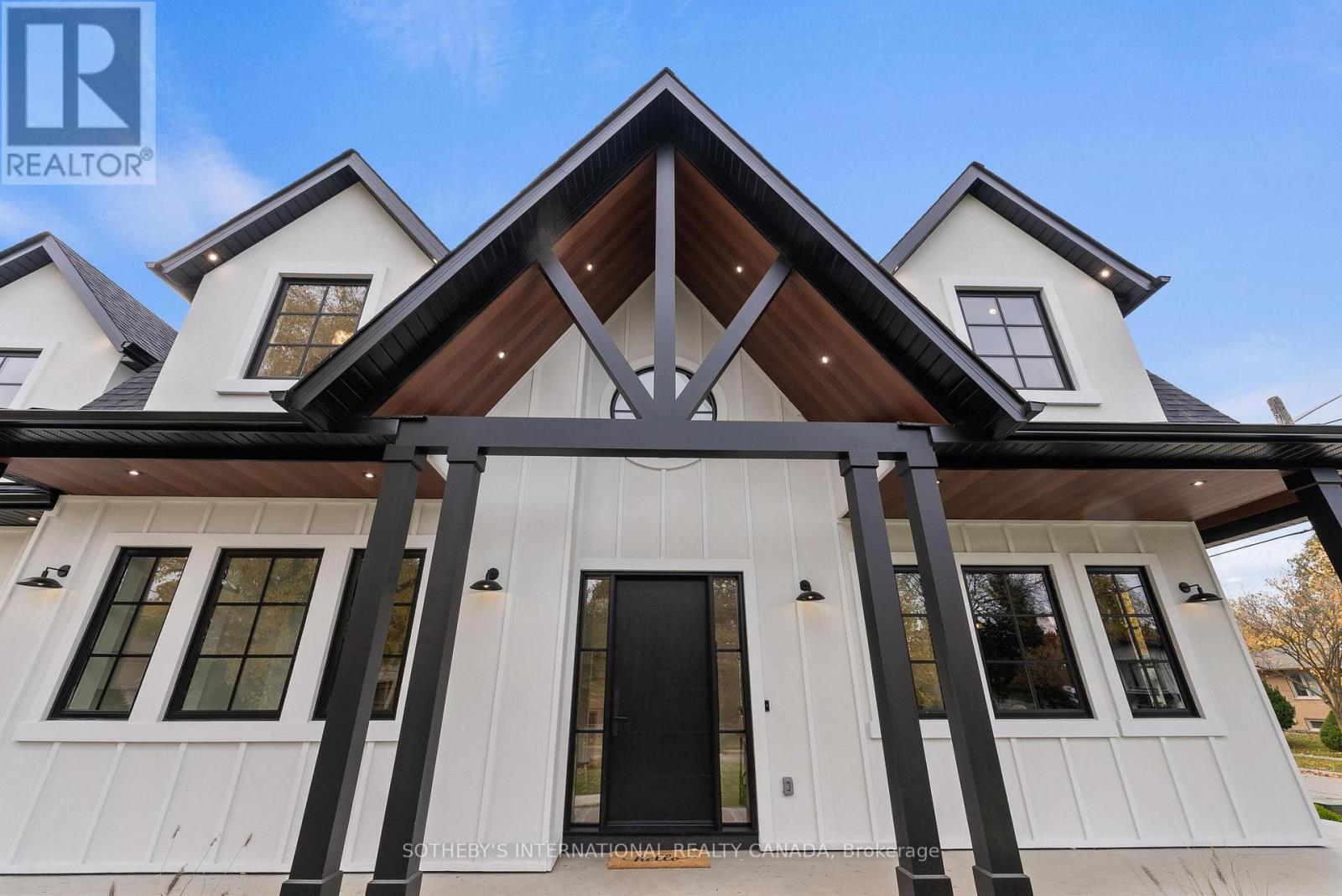 118 Warwood Road, Toronto, Ontario  M9B 5B7 - Photo 6 - W12559772