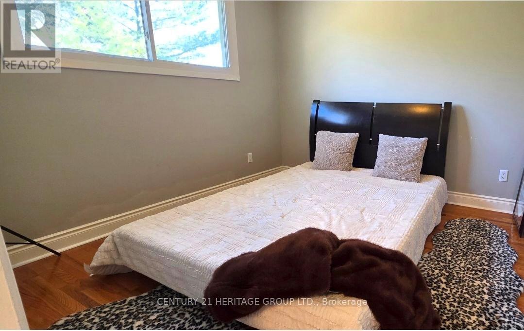 1081 Pearson Drive, Oakville, Ontario  L6H 2A9 - Photo 12 - W12559794