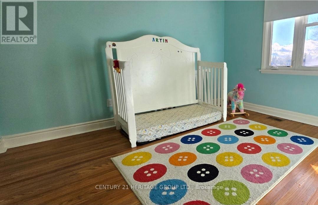 1081 Pearson Drive, Oakville, Ontario  L6H 2A9 - Photo 13 - W12559794