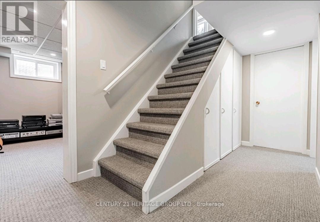 1081 Pearson Drive, Oakville, Ontario  L6H 2A9 - Photo 19 - W12559794