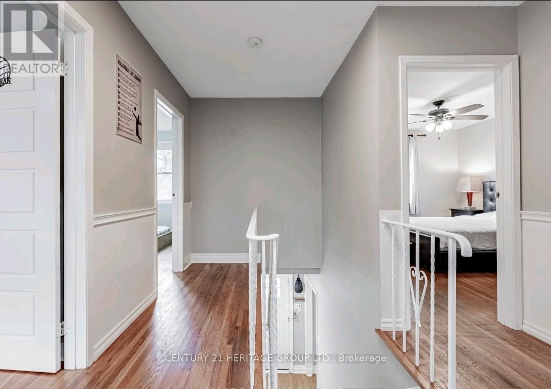 1081 Pearson Drive, Oakville, Ontario  L6H 2A9 - Photo 9 - W12559794