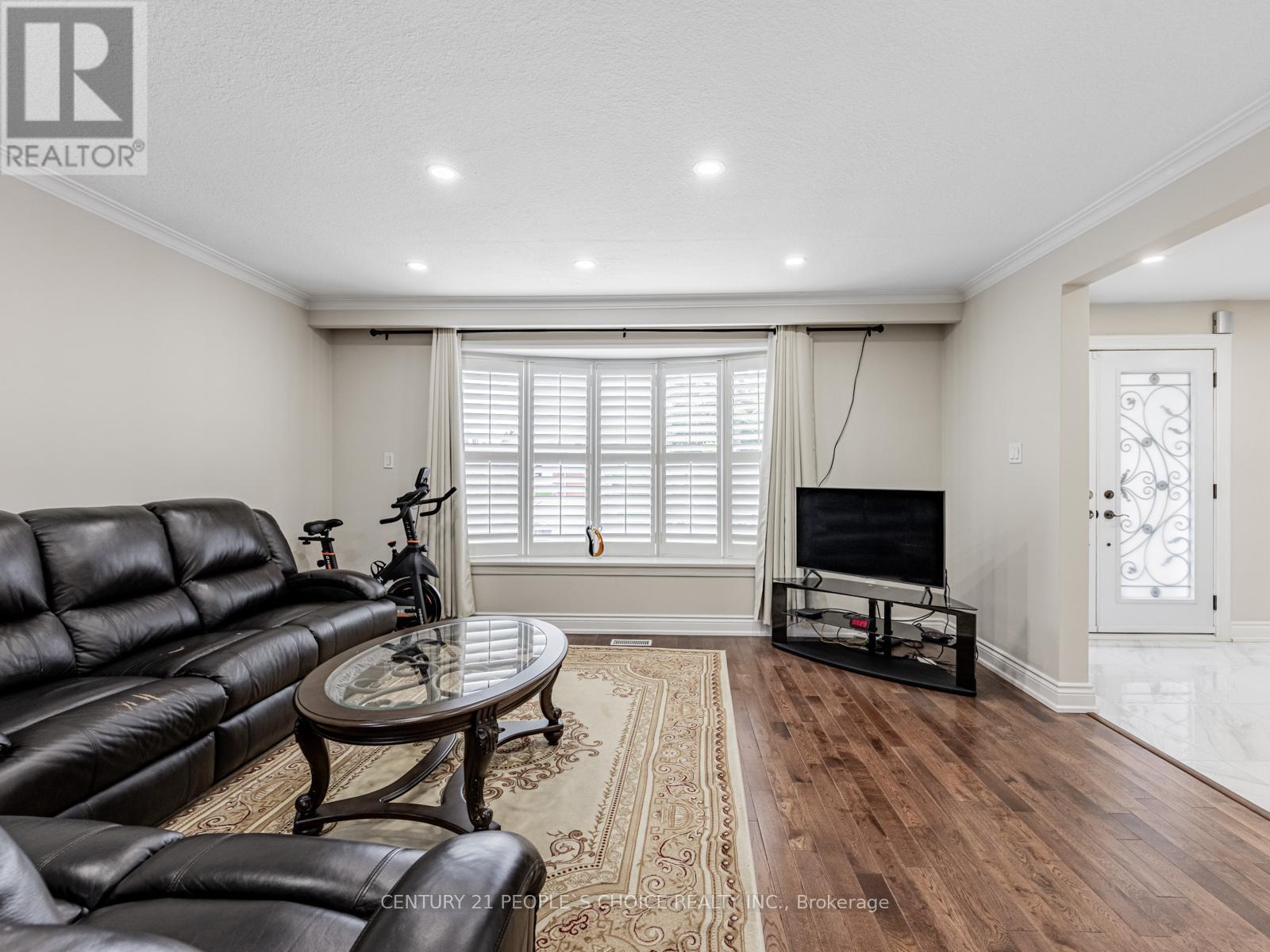 43 Shendale Drive, Toronto, Ontario  M9W 2B4 - Photo 6 - W12559796