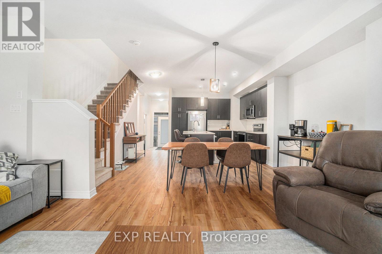 93 Richelieu Street, Russell, Ontario  K0A 1W0 - Photo 2 - X12559884