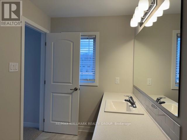 521 Galanthus Walk, Ottawa, Ontario  K2W 0N3 - Photo 12 - X12559898