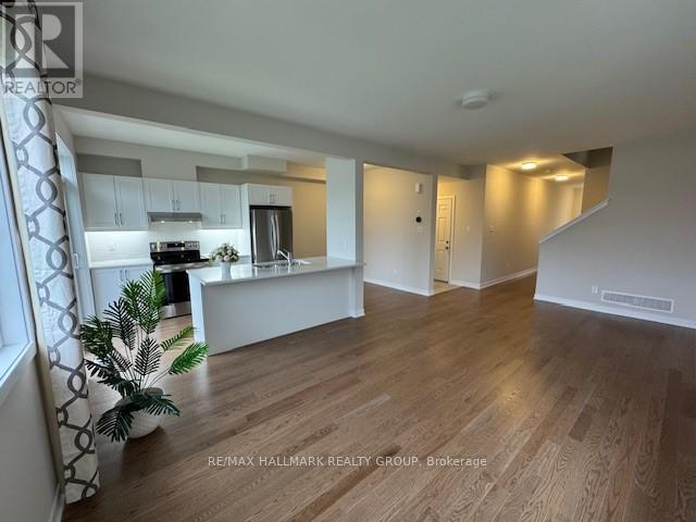 521 Galanthus Walk, Ottawa, Ontario  K2W 0N3 - Photo 25 - X12559898