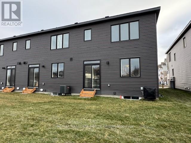 521 Galanthus Walk, Ottawa, Ontario  K2W 0N3 - Photo 4 - X12559898