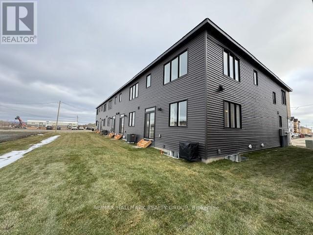 521 Galanthus Walk, Ottawa, Ontario  K2W 0N3 - Photo 7 - X12559898