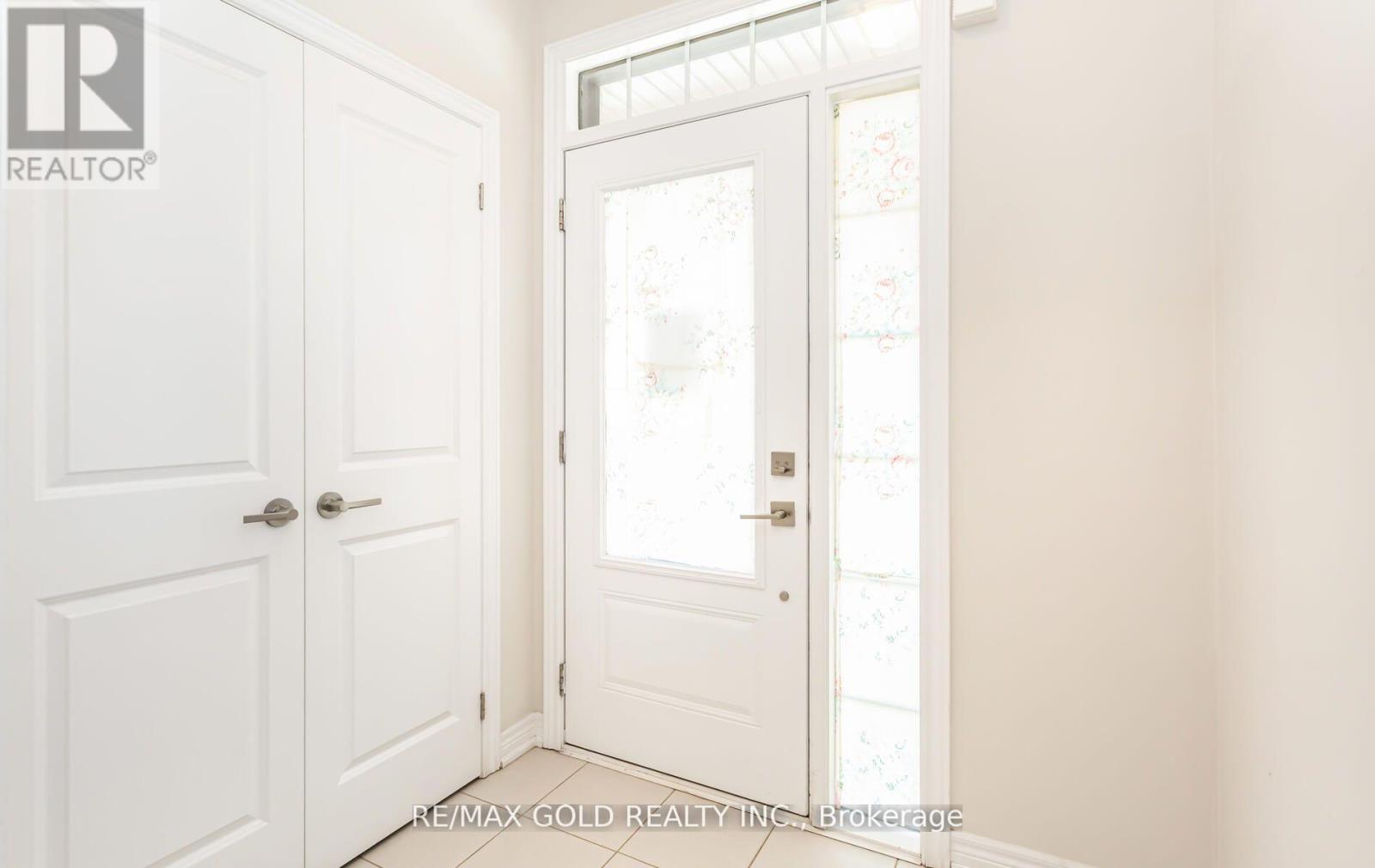 Property at 38 - 10 BIRMINGHAM DRIVE image 4