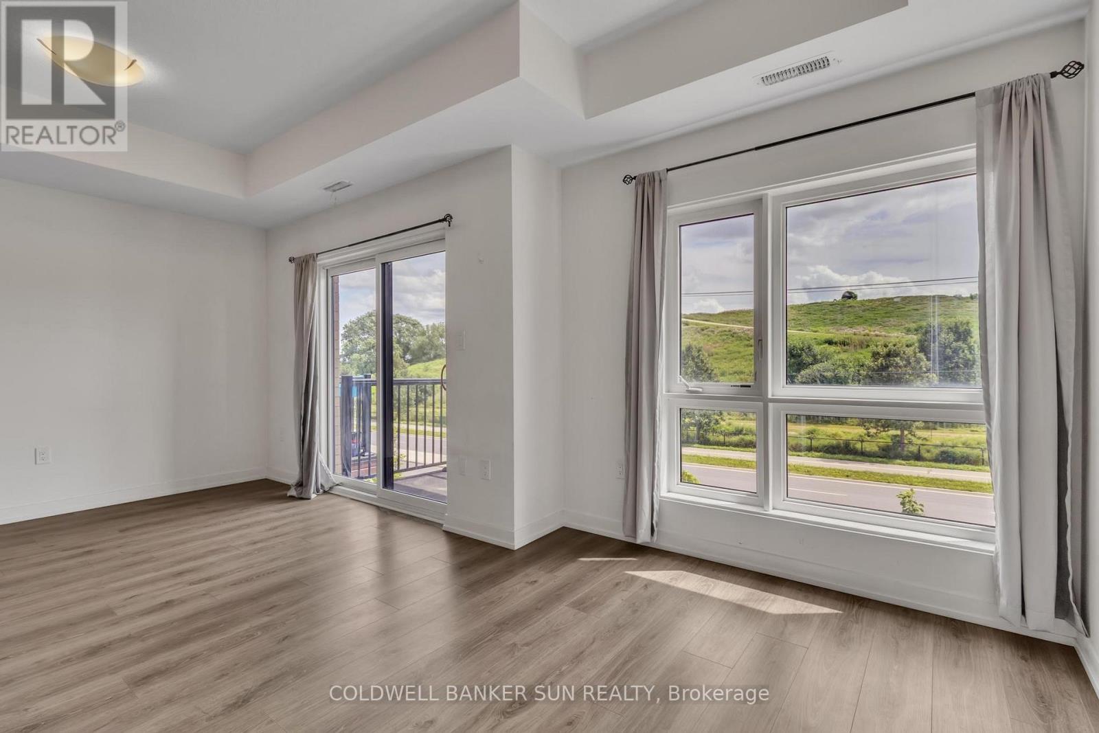 E12 - 20 Palace Street, Kitchener, Ontario  N2E 3R9 - Photo 10 - X12559658