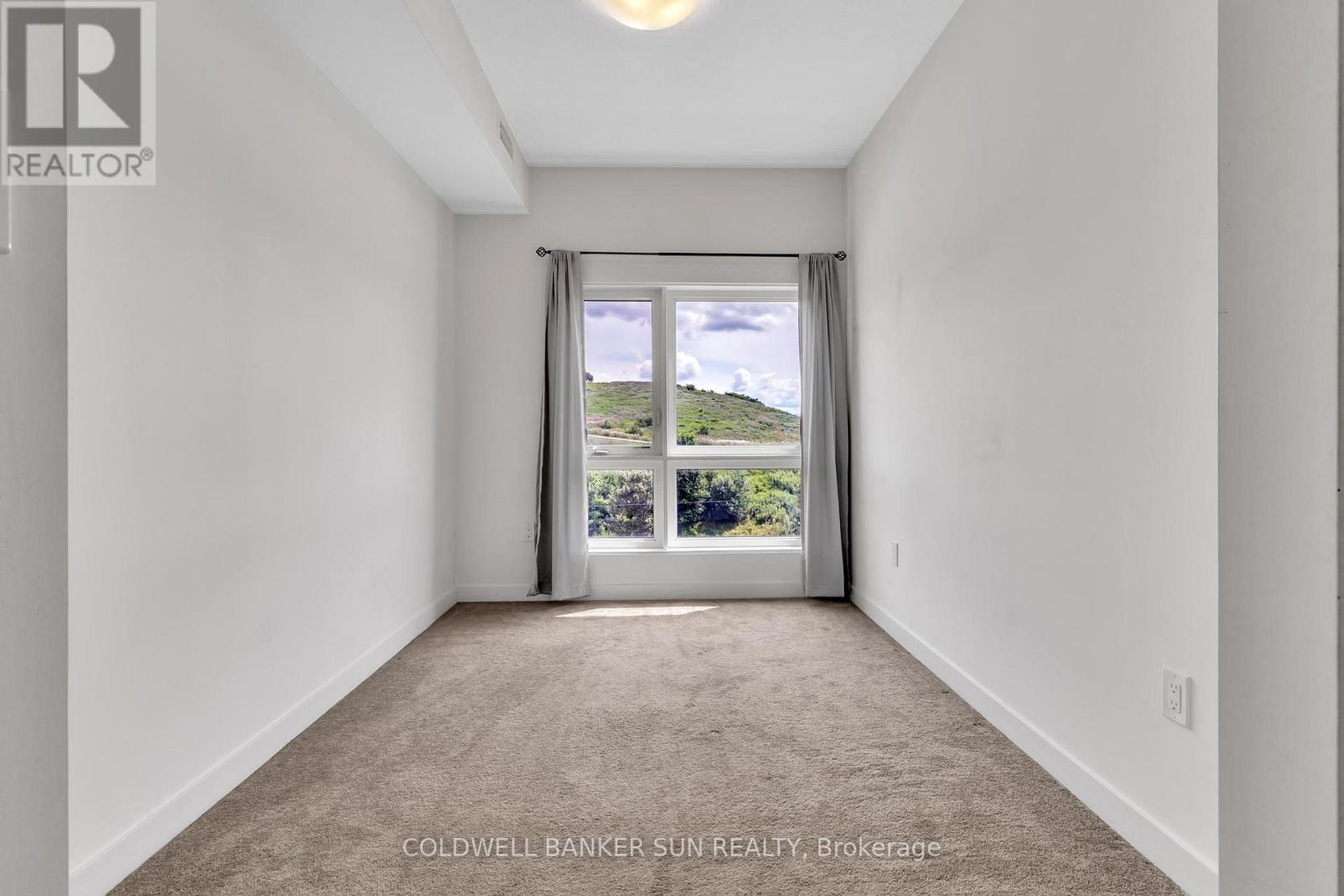 E12 - 20 Palace Street, Kitchener, Ontario  N2E 3R9 - Photo 26 - X12559658