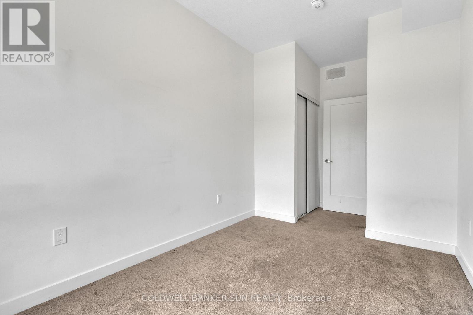 E12 - 20 Palace Street, Kitchener, Ontario  N2E 3R9 - Photo 28 - X12559658