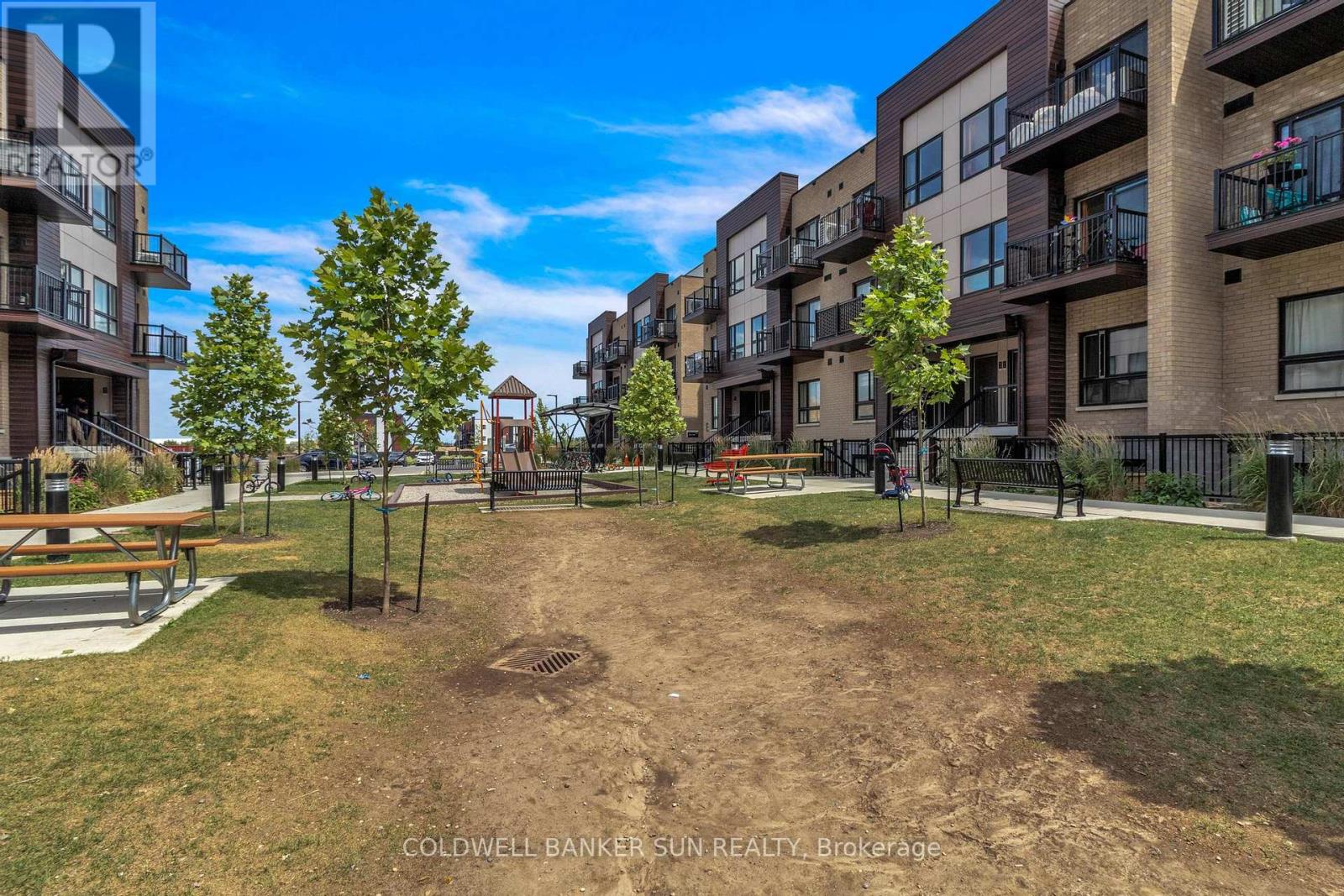 E12 - 20 Palace Street, Kitchener, Ontario  N2E 3R9 - Photo 3 - X12559658