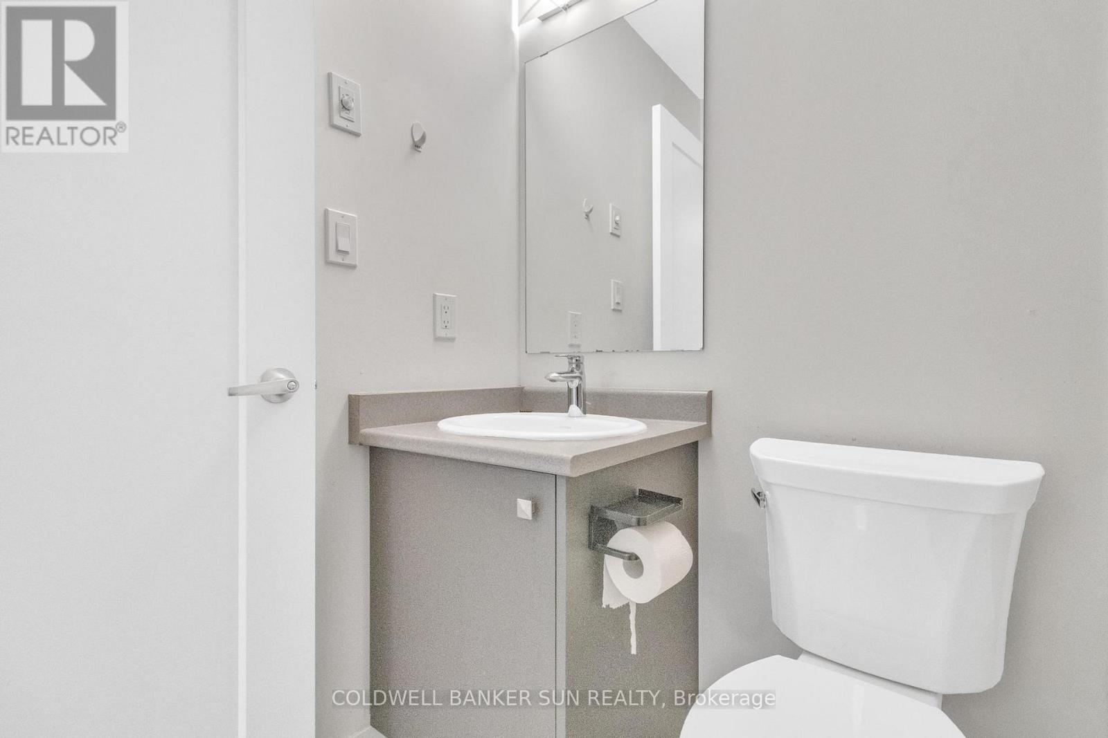 E12 - 20 Palace Street, Kitchener, Ontario  N2E 3R9 - Photo 32 - X12559658