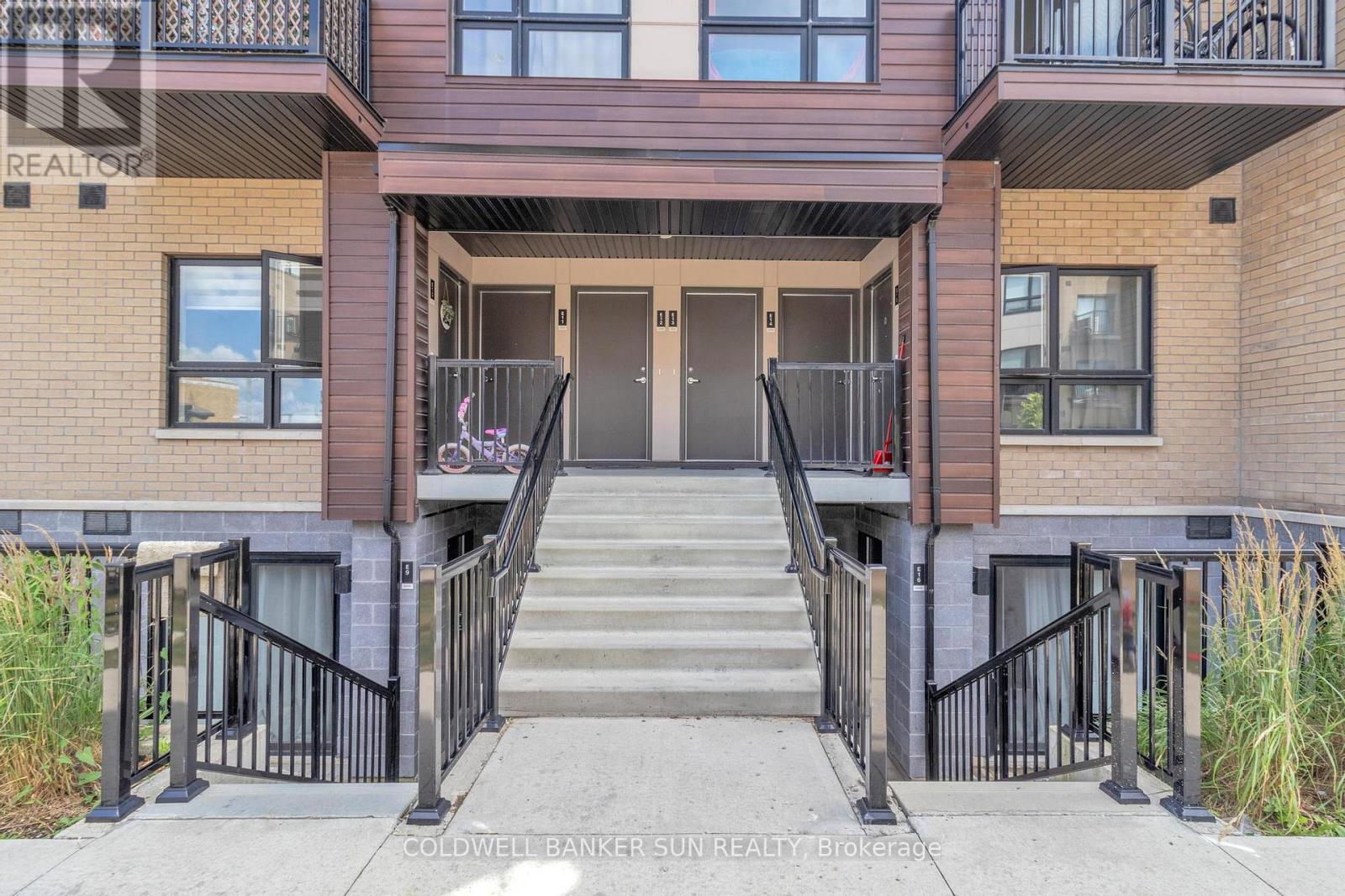 E12 - 20 Palace Street, Kitchener, Ontario  N2E 3R9 - Photo 4 - X12559658