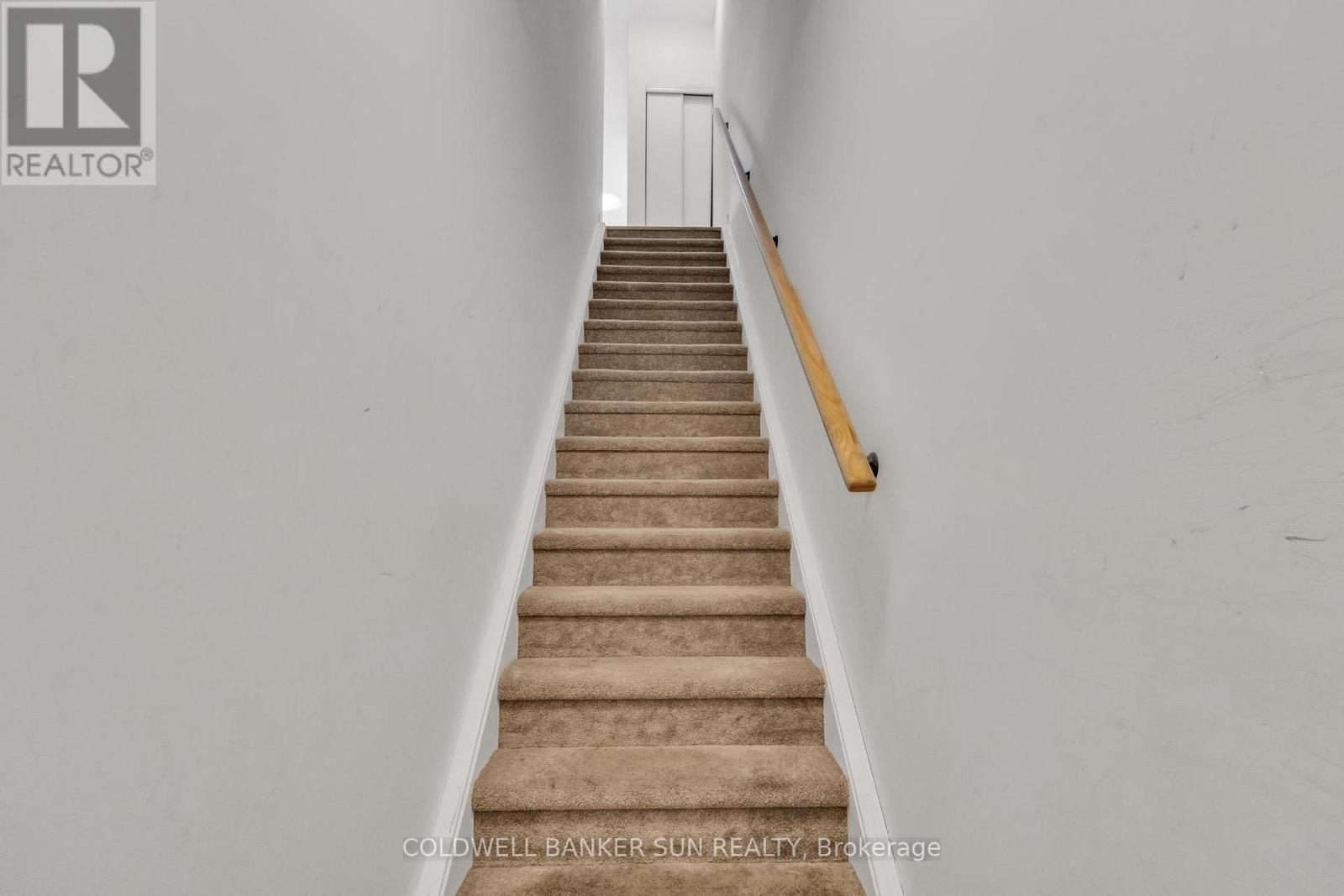 E12 - 20 Palace Street, Kitchener, Ontario  N2E 3R9 - Photo 5 - X12559658