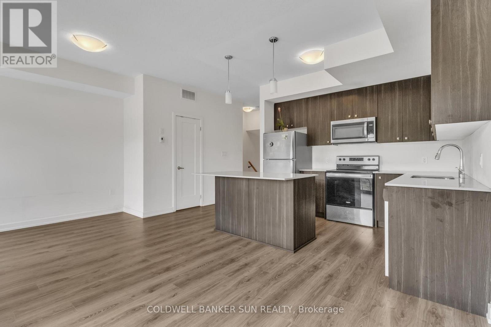 E12 - 20 Palace Street, Kitchener, Ontario  N2E 3R9 - Photo 6 - X12559658