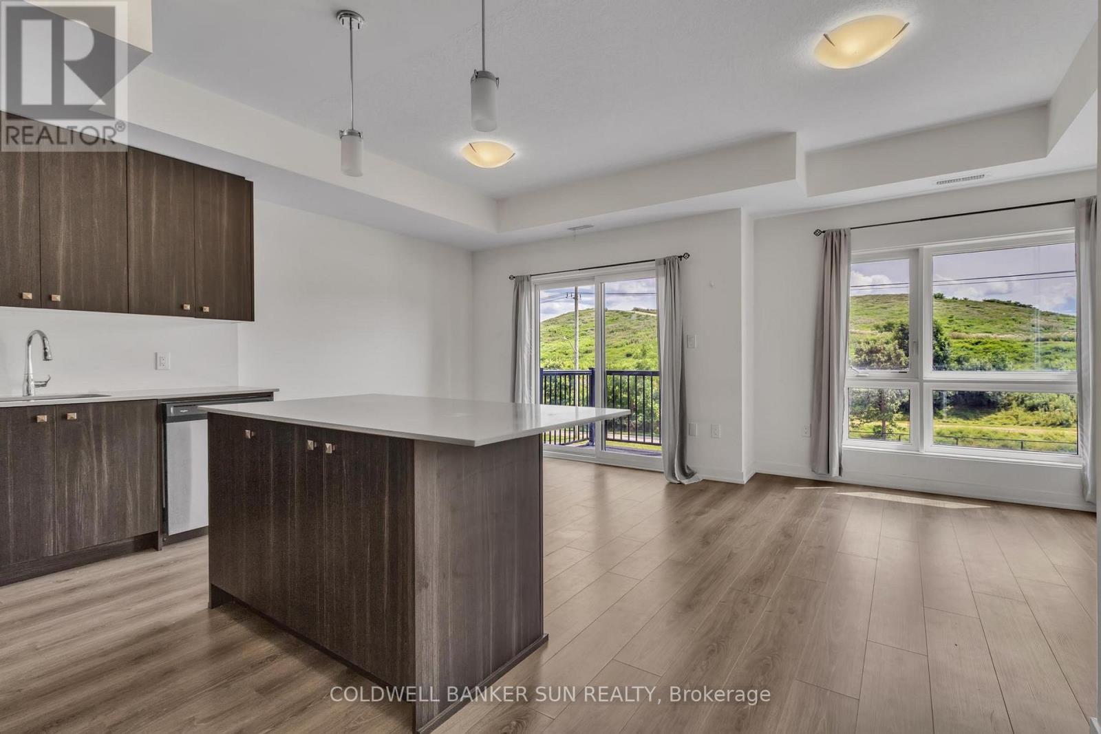 E12 - 20 Palace Street, Kitchener, Ontario  N2E 3R9 - Photo 8 - X12559658