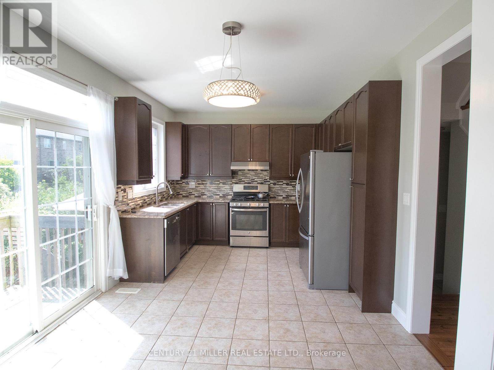 278 Montreal Circle, Hamilton, Ontario  L8E 5W5 - Photo 13 - X12559672