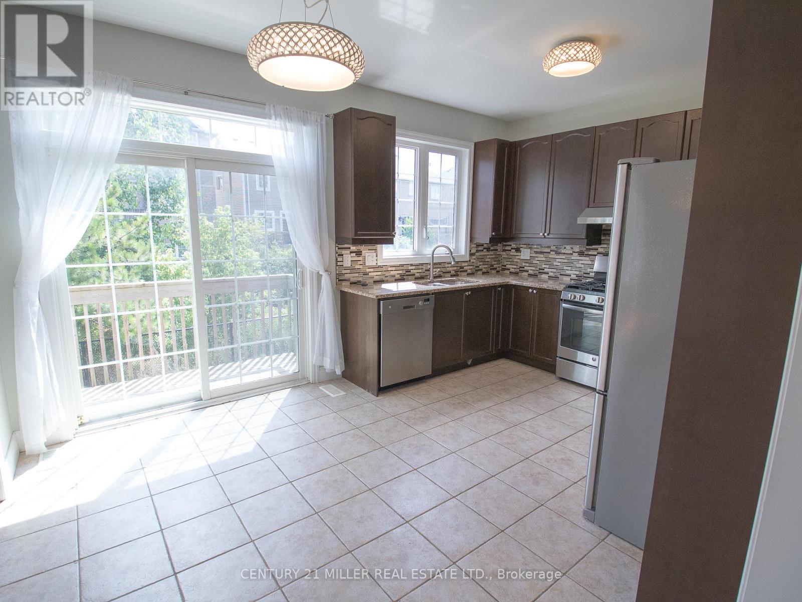 278 Montreal Circle, Hamilton, Ontario  L8E 5W5 - Photo 14 - X12559672