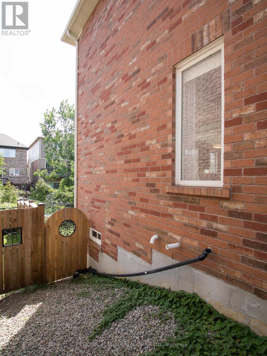 278 Montreal Circle, Hamilton, Ontario  L8E 5W5 - Photo 4 - X12559672