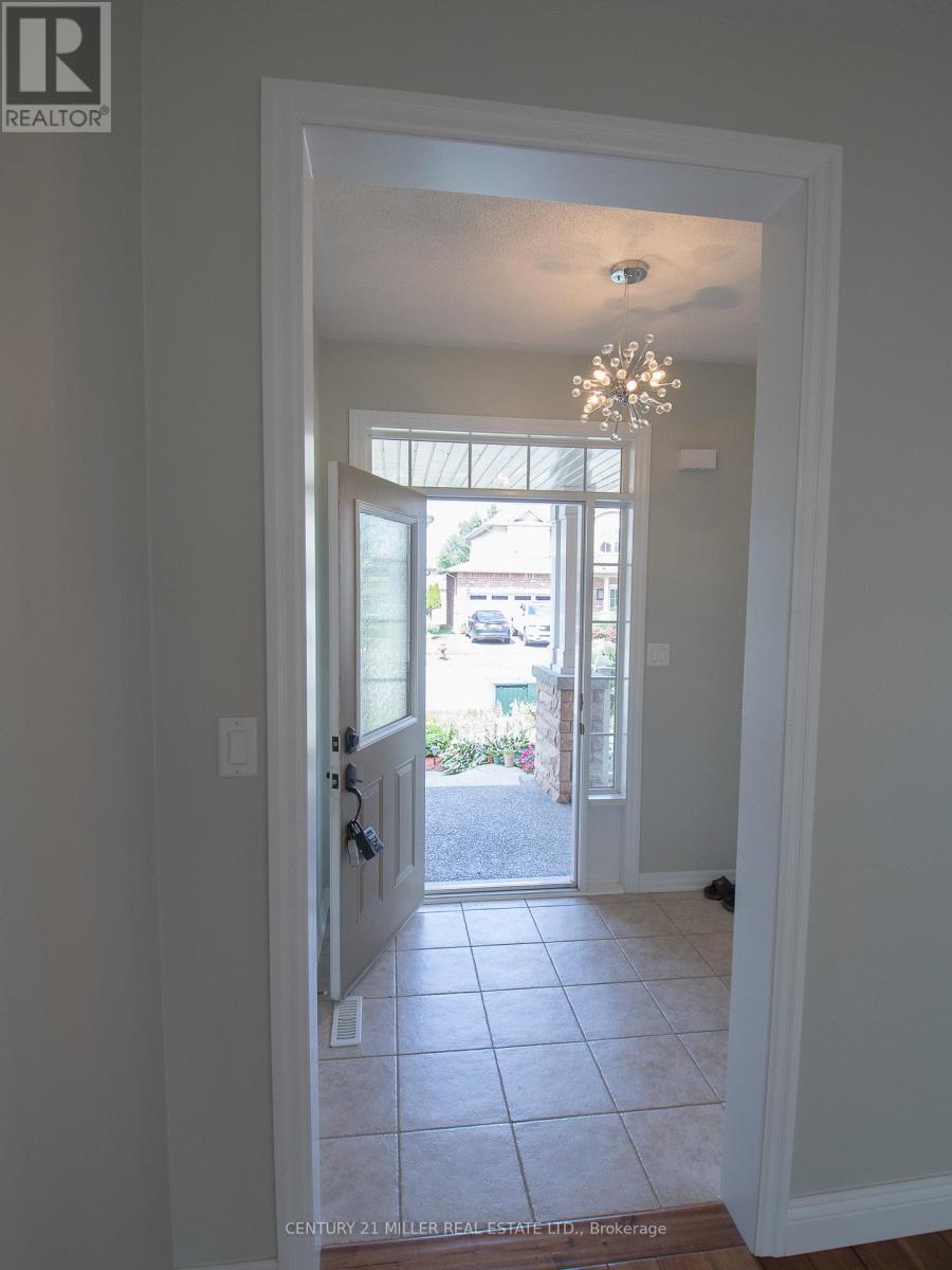 278 Montreal Circle, Hamilton, Ontario  L8E 5W5 - Photo 8 - X12559672