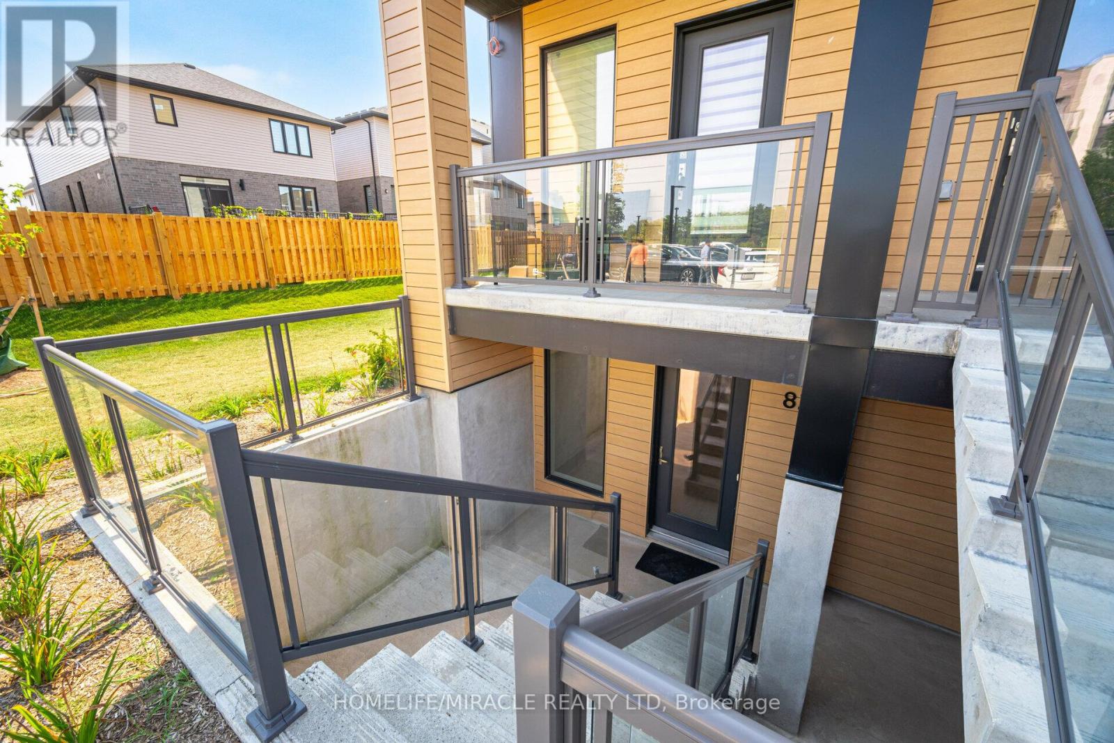 83 - 261 Woodbine Avenue, Kitchener, Ontario  N2R 0P7 - Photo 3 - X12559676