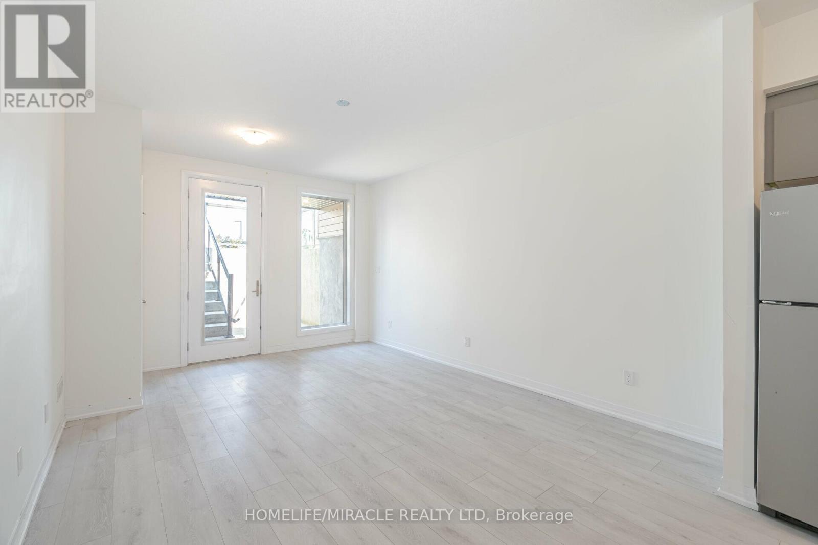 83 - 261 Woodbine Avenue, Kitchener, Ontario  N2R 0P7 - Photo 8 - X12559676