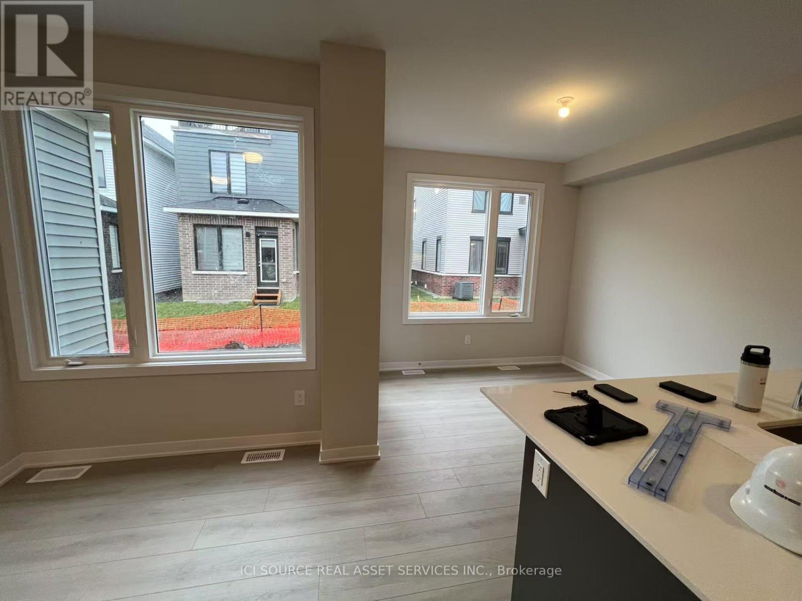 376 Les Emmerson Drive, Ottawa, Ontario  K2J 7L7 - Photo 10 - X12559738