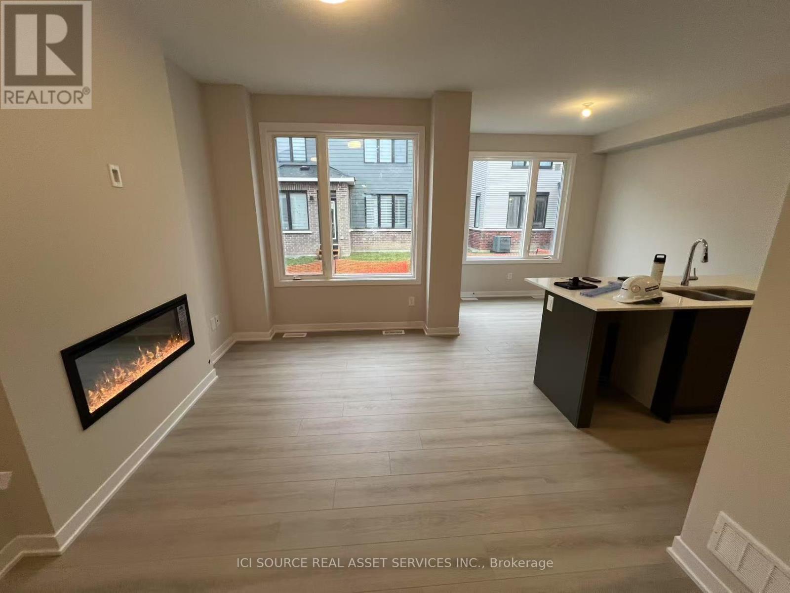 376 Les Emmerson Drive, Ottawa, Ontario  K2J 7L7 - Photo 12 - X12559738