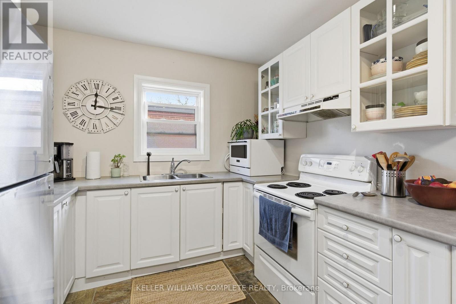 310 - 836 Concession Street, Hamilton, Ontario  L8V 1E2 - Photo 6 - X12559758