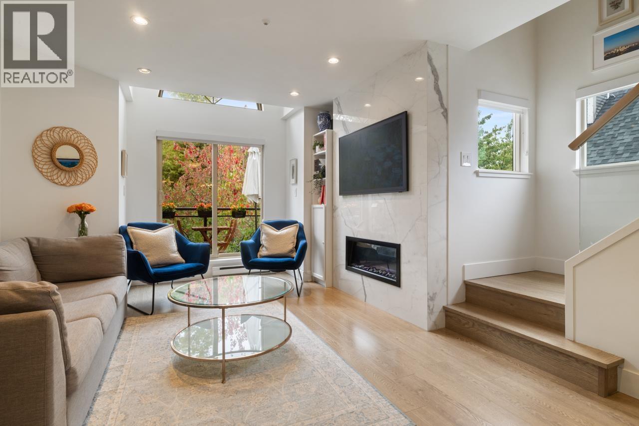 308 755 W 15TH AVENUE, Vancouver, British Columbia