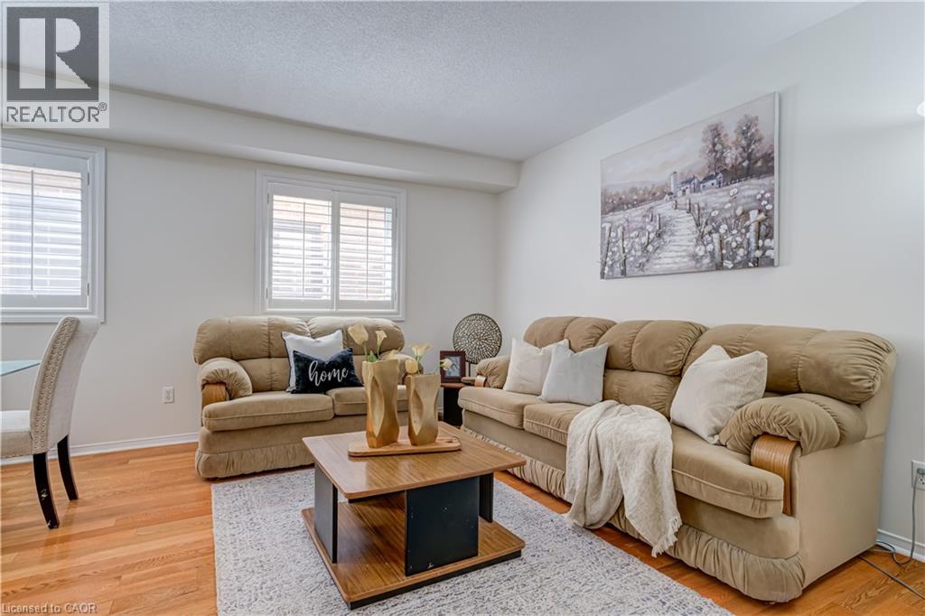 61 Cedarwood Crescent, Brampton, Ontario  L6X 4J9 - Photo 3 - 40789430