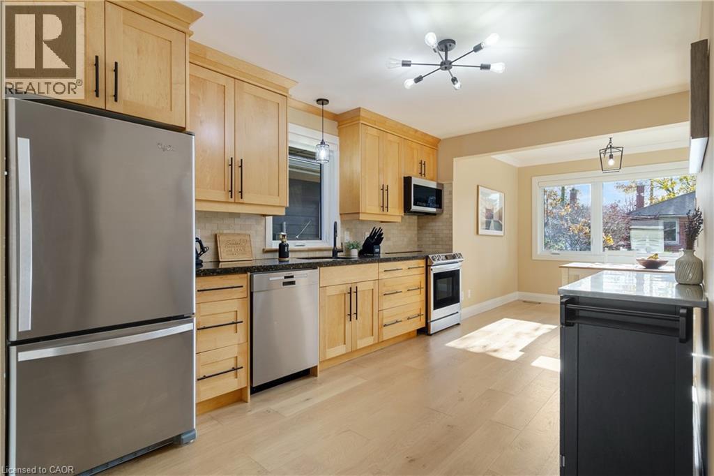 11 Mcmaster Avenue, Dundas, Ontario  L9H 4M6 - Photo 11 - 40788920