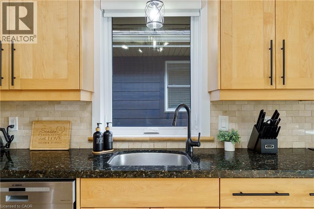 11 Mcmaster Avenue, Dundas, Ontario  L9H 4M6 - Photo 16 - 40788920