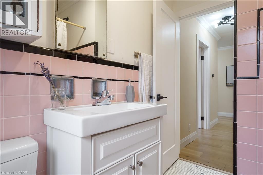 11 Mcmaster Avenue, Dundas, Ontario  L9H 4M6 - Photo 30 - 40788920