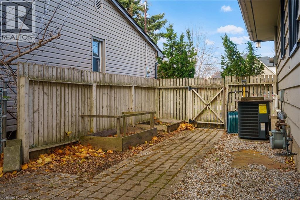 11 Mcmaster Avenue, Dundas, Ontario  L9H 4M6 - Photo 44 - 40788920