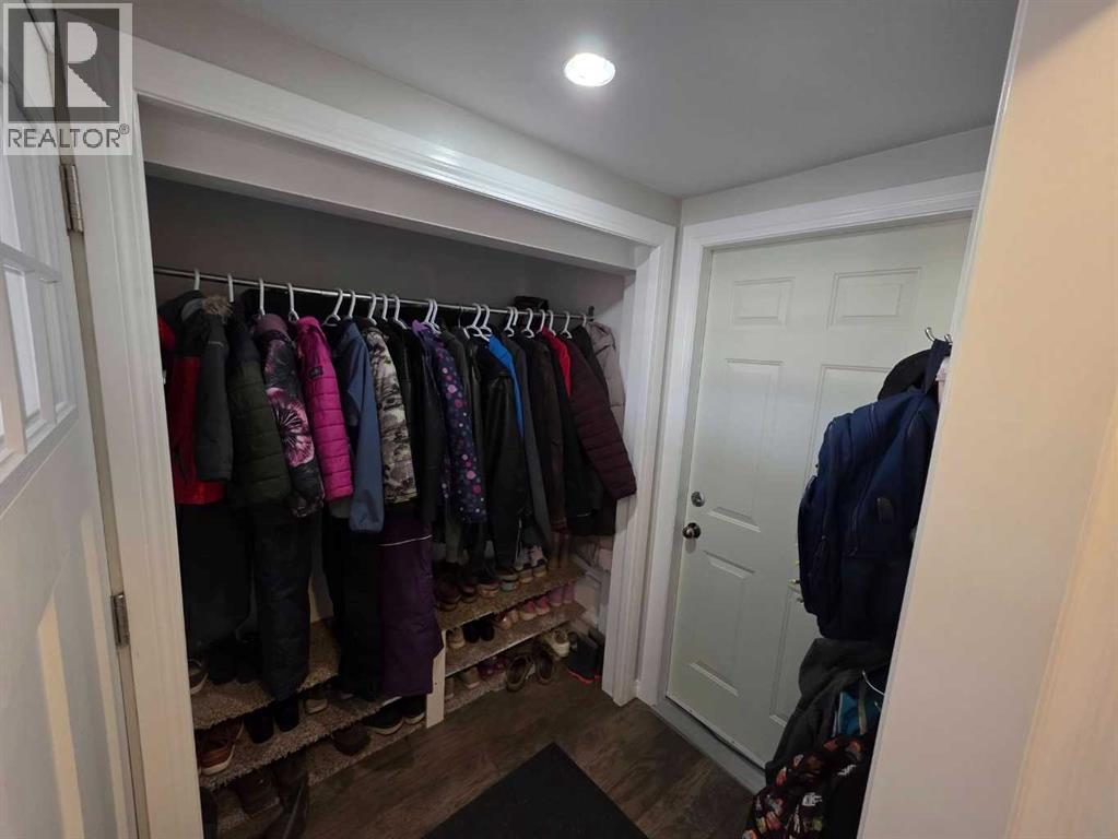 4920 55 Avenue, Taber, Alberta  T1g 1H4 - Photo 4 - A2270243