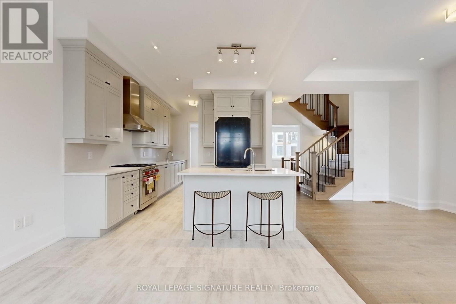 412 York Downs Boulevard, Markham, Ontario  L6C 3R4 - Photo 15 - N12396590