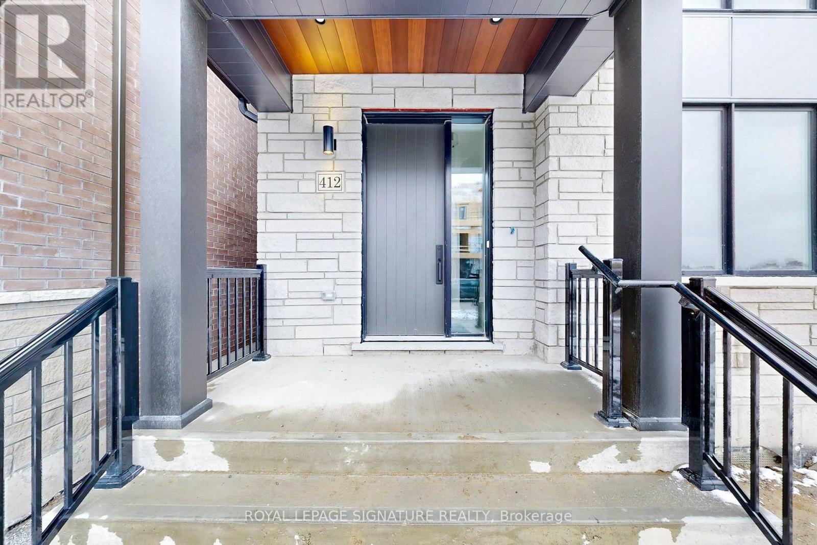 412 York Downs Boulevard, Markham, Ontario  L6C 3R4 - Photo 2 - N12396590