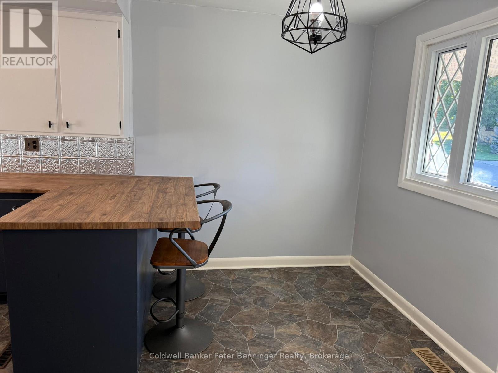 2 Elgin Street, Brockton, Ontario  N0G 2V0 - Photo 11 - X12559850