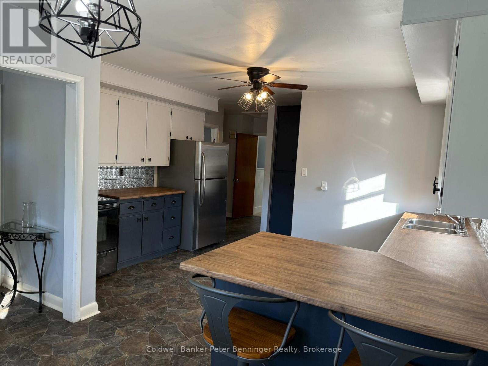 2 Elgin Street, Brockton, Ontario  N0G 2V0 - Photo 8 - X12559850